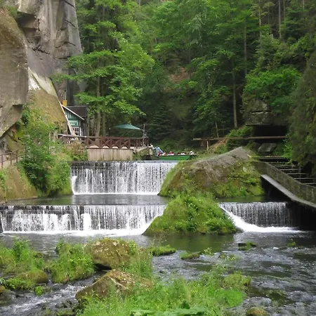 Gemuetliche In Obernaundorf Mit Gemeinschaftlichem Pool, Grill Und Terrasse * Rabenau